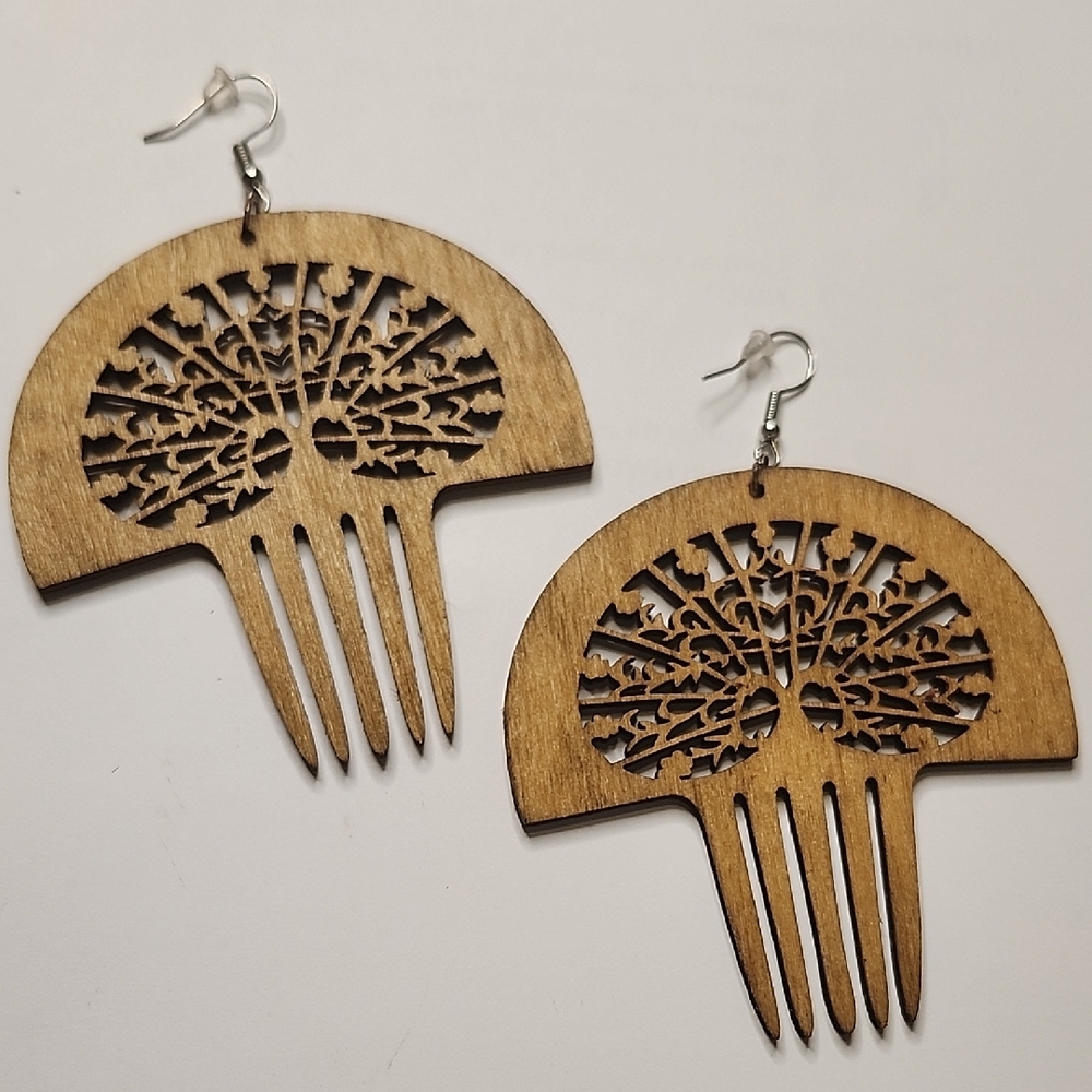 Elegant Wooden Earrings with Tree Design